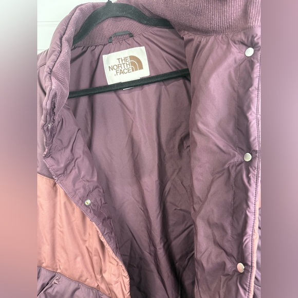 The North Face women’s purple Sylvester colorblock retro puffer vest. Size XL - Picture 3 of 10